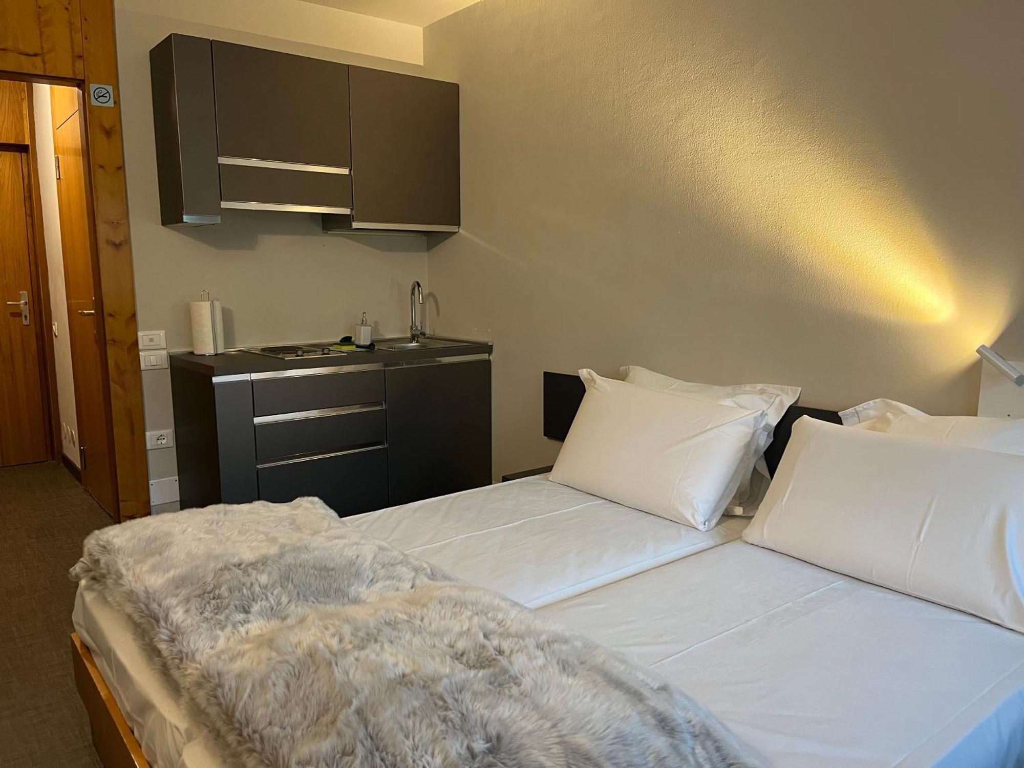 Base Camp Alpine Apartments Breuil-Cervinia Zimmer foto