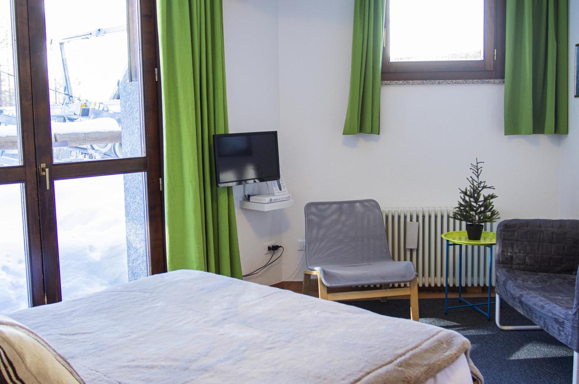 Base Camp Alpine Apartments Breuil-Cervinia Zimmer foto